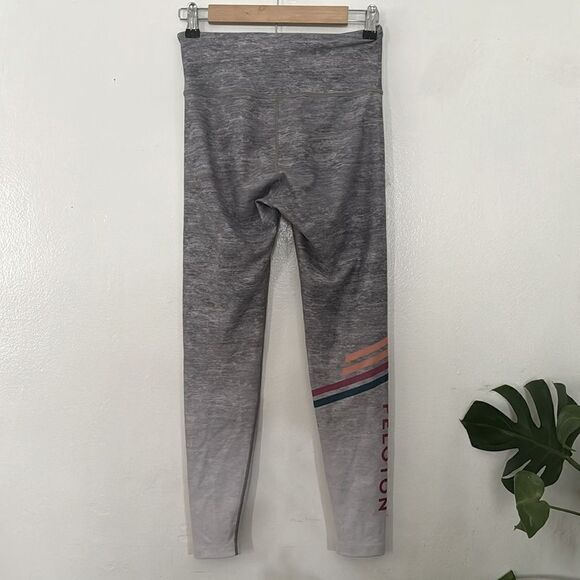 Peloton leggings EUC - Picture 4 of 6
